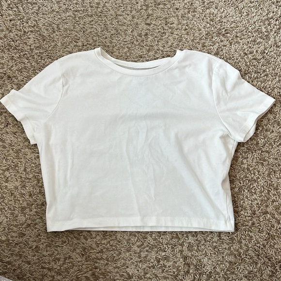 Cropped White, Black and Green Short Sleeve Tees Set - Size Medium / Large - Picture 6 of 9